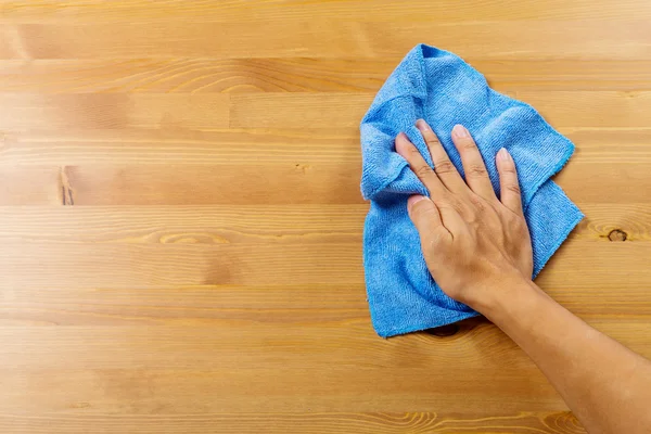 Tabloyu el ile Temizleme — Stok fotoğraf