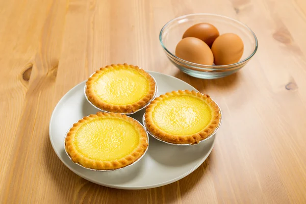 Яєчний пиріг та яйця — стокове фото