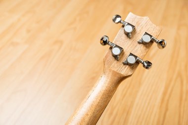 ukulele Hawai gitar sap kafası