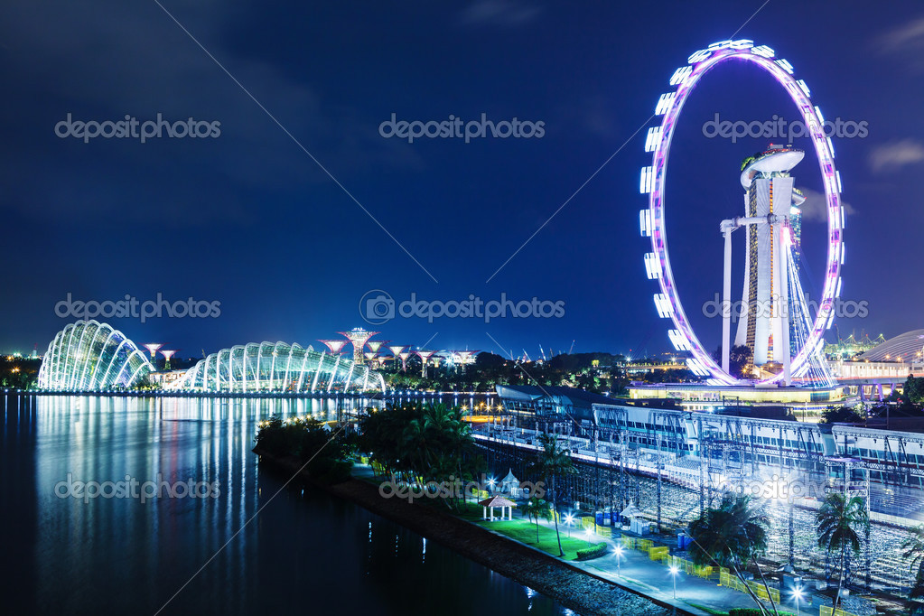 Singapore skyline at night – Stock Editorial Photo © leungchopan #37560257