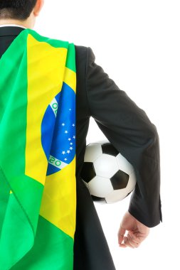 arkadan görünüşü işadamı ile futbol topu ve Brezilya bayrağı