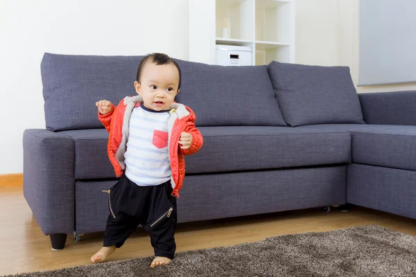 Asiático menino em casa — Fotografia de Stock