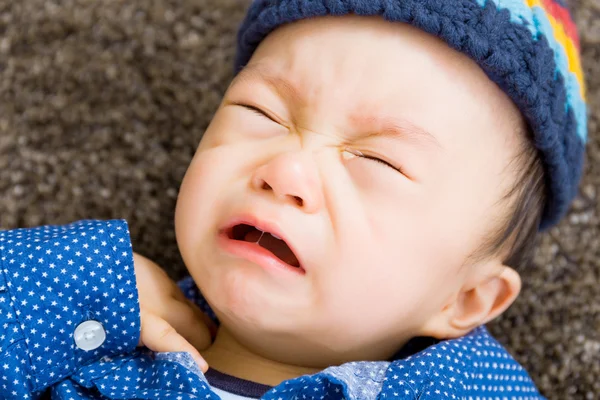 Asiático bebé niño llorando — Foto de Stock