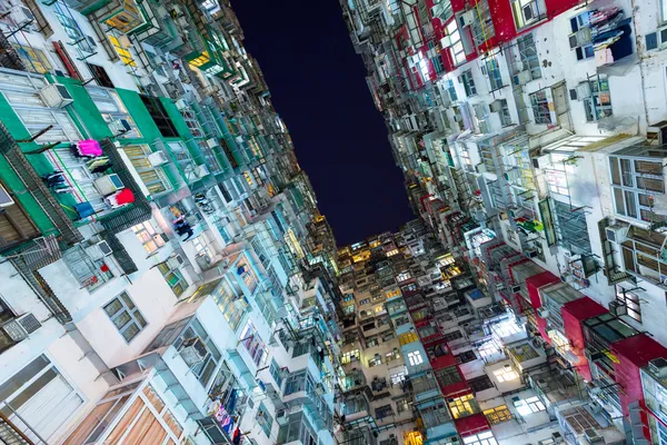 Hong kong packade byggnader på natten — Stockfoto