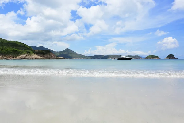 Beautiful beach on island — Stock Photo, Image