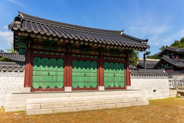 Traditionelles koreanisches Gebäude — Stockfoto