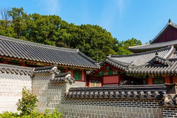 Экстерьер корейского здания — стоковое фото
