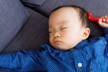 Asyalı bebek uyku