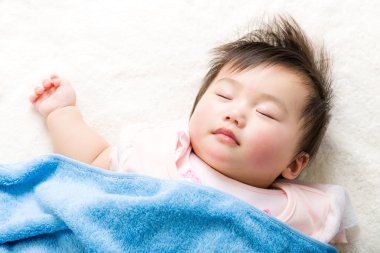 Asyalı bebek uyku