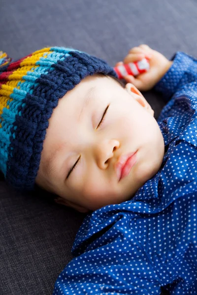 Asiático bebê menino dormindo — Fotografia de Stock