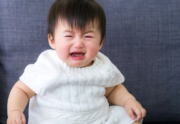 Asiática bebé llorando — Foto de Stock