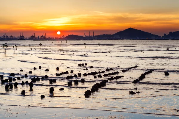 Zonsondergang met zee — Stockfoto