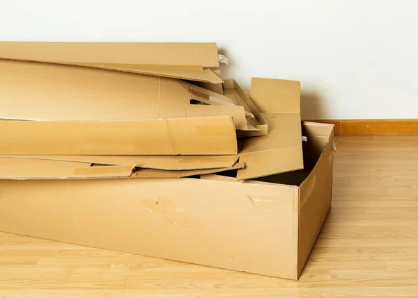 Kartonnen doos gebruikt — Stockfoto