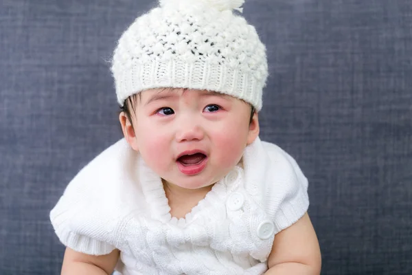 Meisje van de baby huilen — Stockfoto