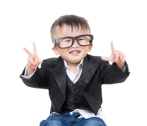 Baby boy smile with victory hand gesture — Stock Photo, Image