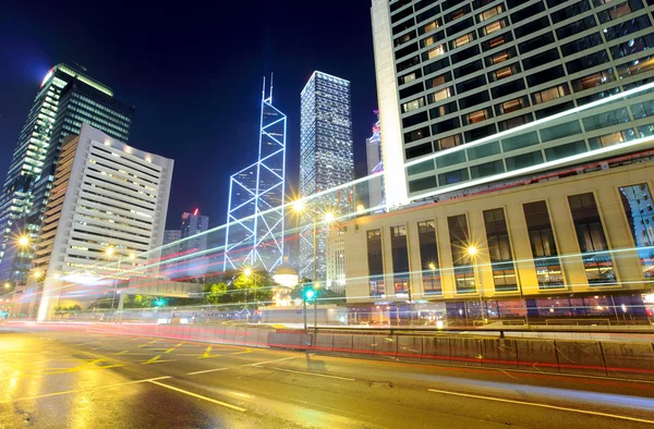 Tráfego em hong kong à noite — Fotografia de Stock