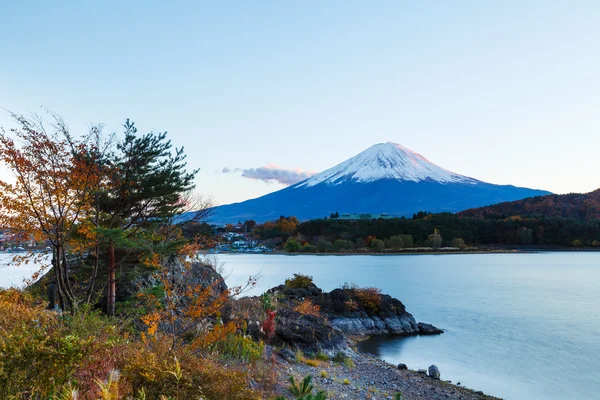 Mount Fuji from Kawaguchiko lake — Stock Photo, Image