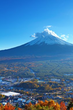 fuji Dağı ve Köyü