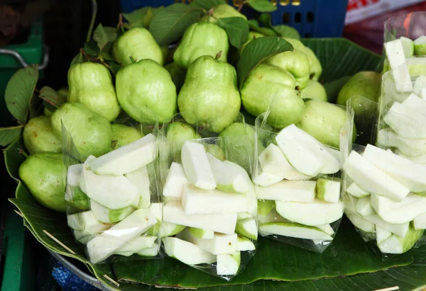 Guava fruit in food market — Stock Photo, Image