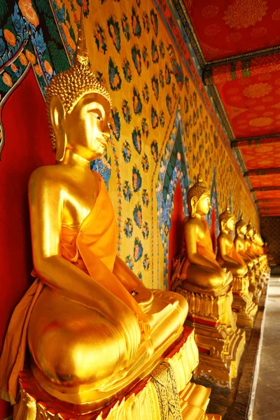 Golden buddha in temple — Stock Photo, Image