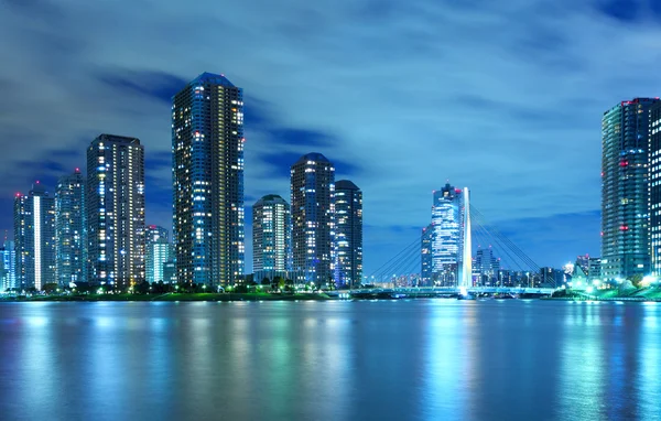 Tokyo quartier résidentiel la nuit — Photo