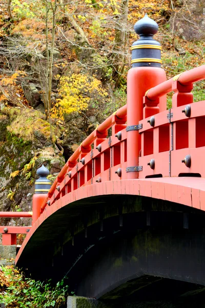 Röda bron i nikko — Stockfoto