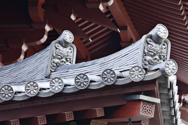 Beirados de telhado de templo japonês — Fotografia de Stock