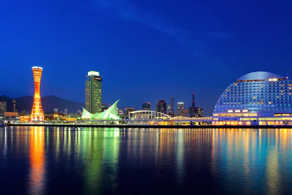 Linha do horizonte de Kobe à noite — Fotografia de Stock