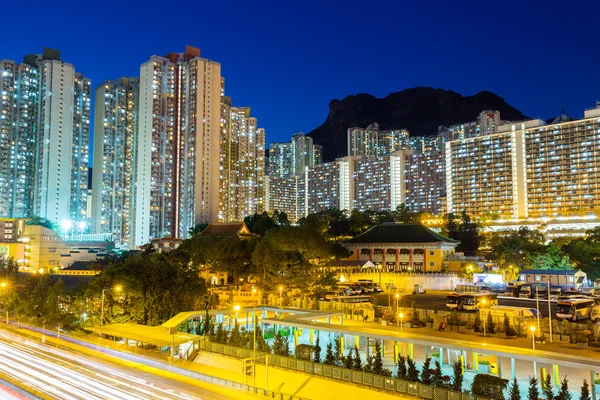Vivienda pública en Hong Kong por la noche — Foto de Stock