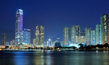 Geceleyin Hong Kong silueti