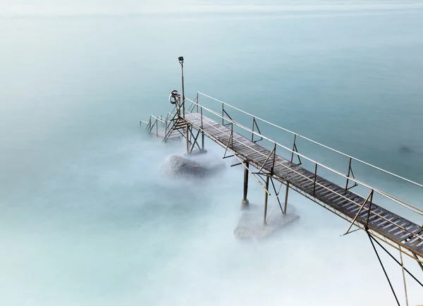 Wooden jetty and seascape — Stock Photo, Image