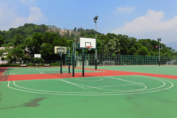 Basketplan på utomhus — Stockfoto
