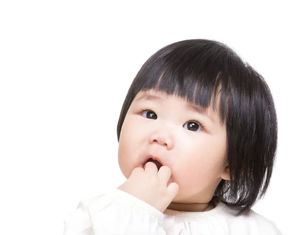 Ásia bebê chupar dedo na boca — Fotografia de Stock