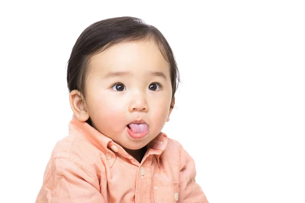 Азиатский ребенок делает смешное лицо — стоковое фото