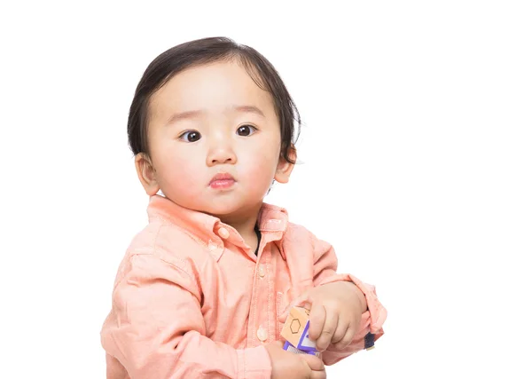 Asain bebê menino jogar brinquedo bloco — Fotografia de Stock