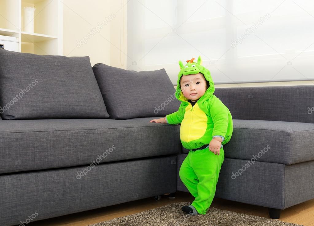 Bebe Garcon Avec Costume De Fete D Halloween Image Libre De Droit Par Leungchopan C