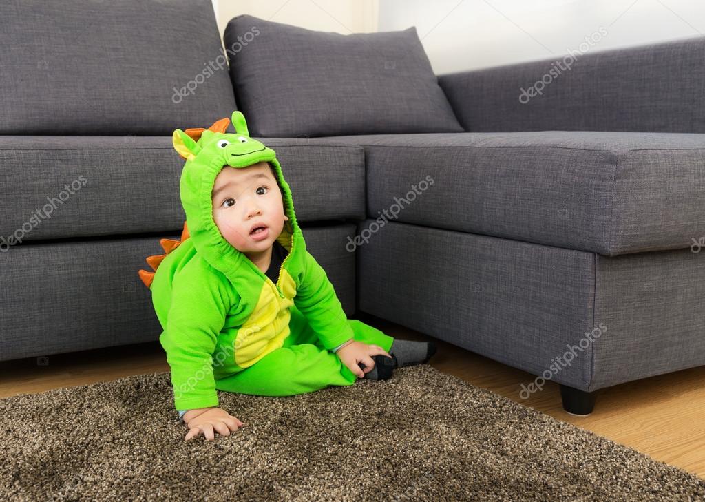 Bebe Avec Costume De Fete D Halloween Image Libre De Droit Par Leungchopan C