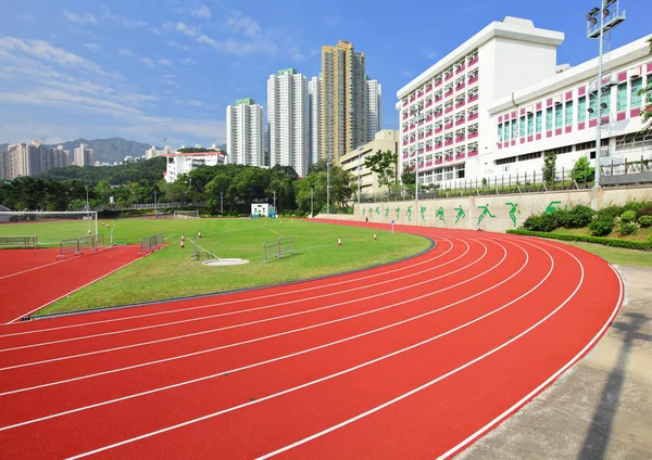 Pista de atletismo deportiva en estadio — Foto de Stock