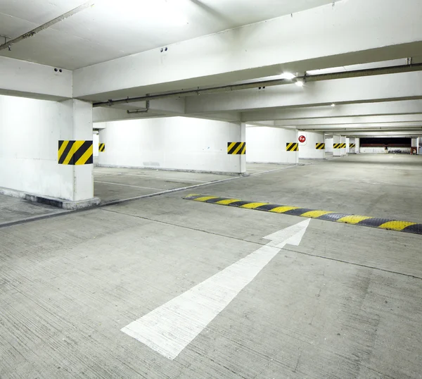 Estacionamento interior — Fotografia de Stock