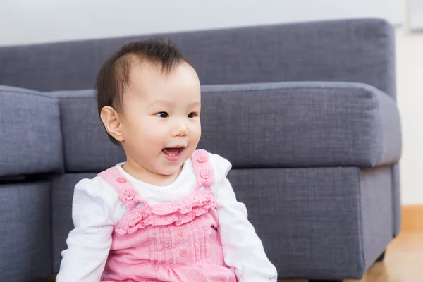 Asiatisches Babylächeln — Stockfoto