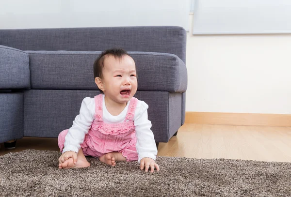 Baby crying at home — Stock Photo, Image