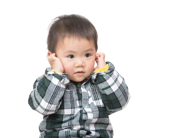 Azië babyjongen touch zijn oor — Stockfoto