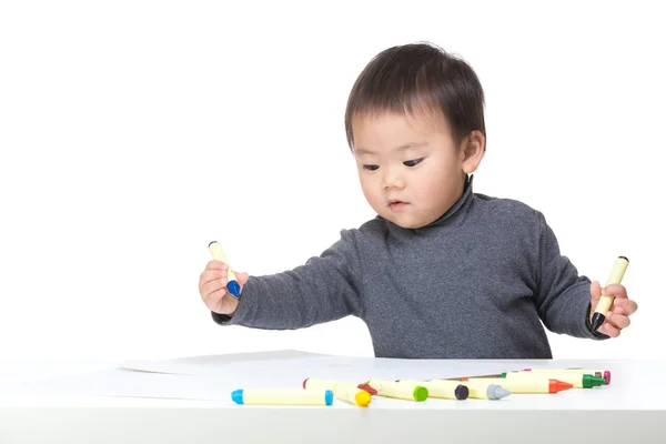 Ásia bebê menino concentrar no desenho — Fotografia de Stock