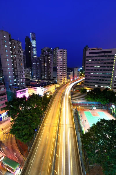 Autopista en la ciudad — Foto de Stock