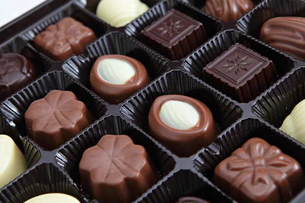 Caixa de chocolate sortido — Fotografia de Stock
