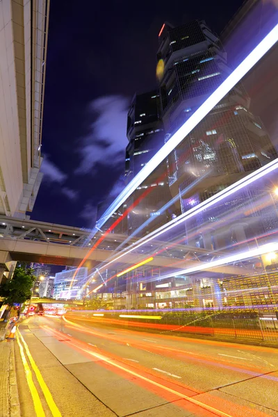 Trafic achalandé à Hong Kong la nuit — Photo