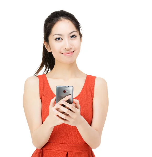 Asiatique femme tenant téléphone mobile — Photo