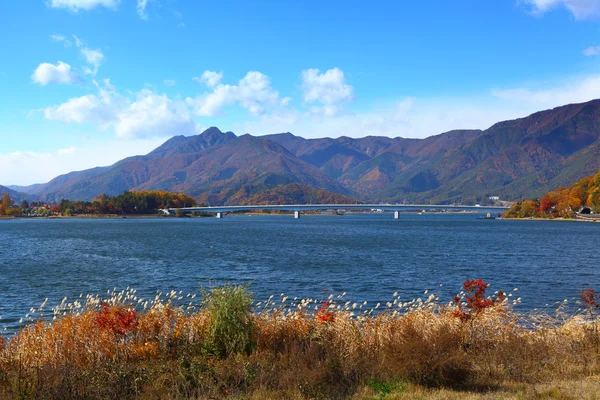 Lake kawaguchi i japan — Stockfoto