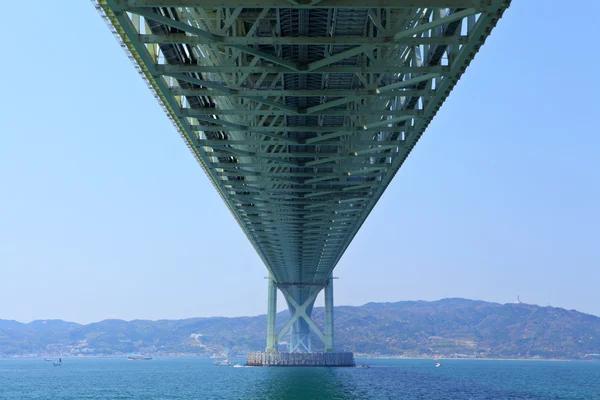 Vista inferior del puente akashi Kaikyo — Foto de Stock