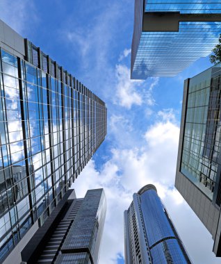 modern ofis binası göğe